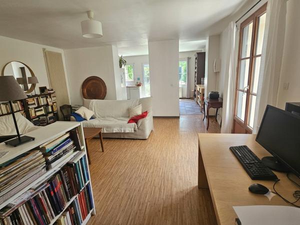 Maison de caractère avec jardin et stationnement 133 m2. Quartier Paul Bert à Tours