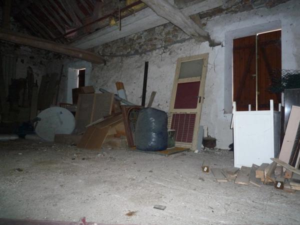ESSOMES SUR MARNE (02) à vendre maison de 140 m2 à rénover avec cour fermée et grange de 44 m2