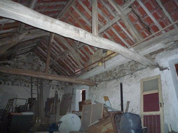 ESSOMES SUR MARNE (02) à vendre maison de 140 m2 à rénover avec cour fermée et grange de 44 m2
