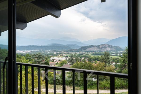 VILLA D’ARCHITECTE AVEC VUE PANORAMIQUE SUR LES ALPES
