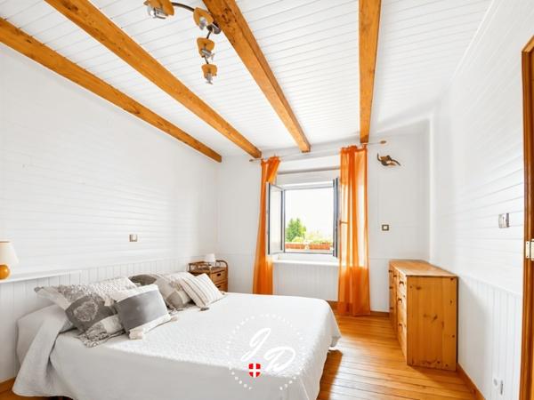 Appartement familial 5 pièces de 115 m² avec esprit maison au cœur d'Albens