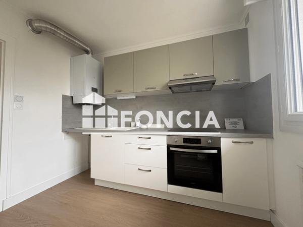 Location Appartement 2 pièces 50.75 m² - 9 RUE FRANCK ANCELIN La Rochelle 17000