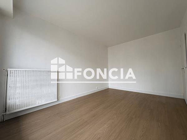 Location Appartement 2 pièces 50.75 m² - 9 RUE FRANCK ANCELIN La Rochelle 17000