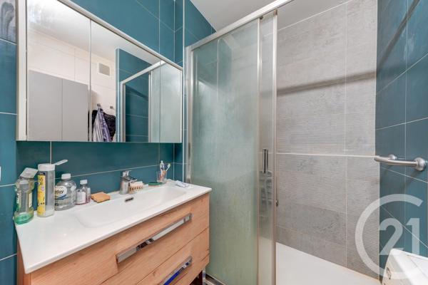 Appartement F3 à vendre  3 pièces - 63,48 m 2   LYON  - 69003
