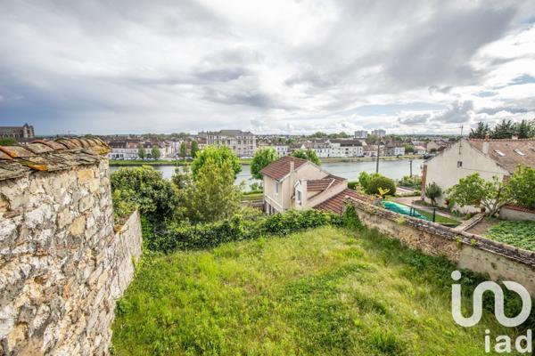 Maison 8 pièces de 145 m² à Montereau-Fault-Yonne (77130)