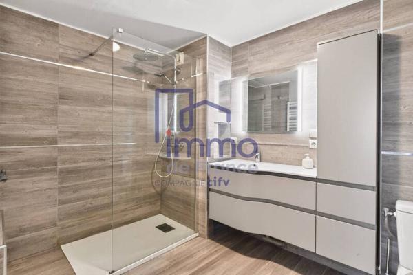 Appartement 3 pièces                                        - 69005 Lyon 5e  Arrondissement Réf : 21570