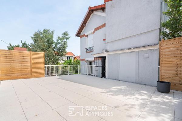 Duplex avec dépendance et jardin