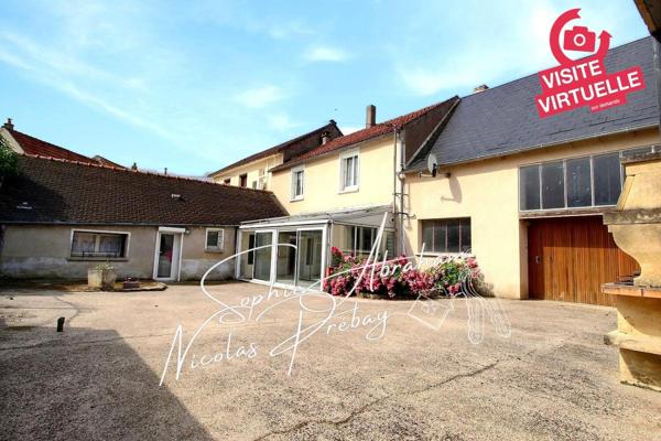 Maison de 5 pièces avec cour, jardin et dépendances