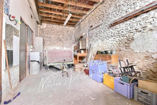 Maison de 5 pièces avec cour, jardin et dépendances