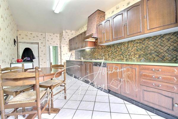 Maison de 5 pièces avec cour, jardin et dépendances