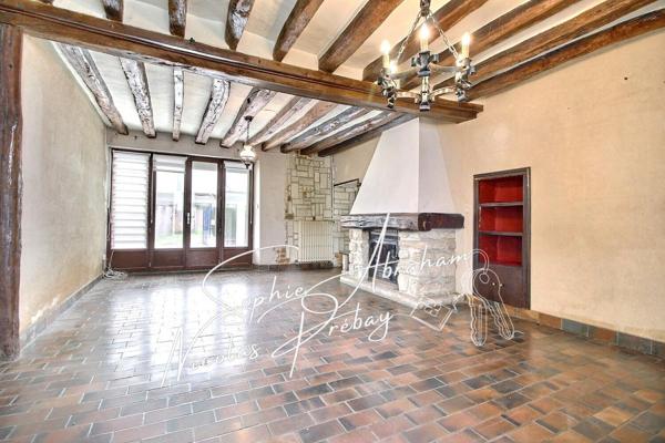 Maison de 5 pièces avec cour, jardin et dépendances