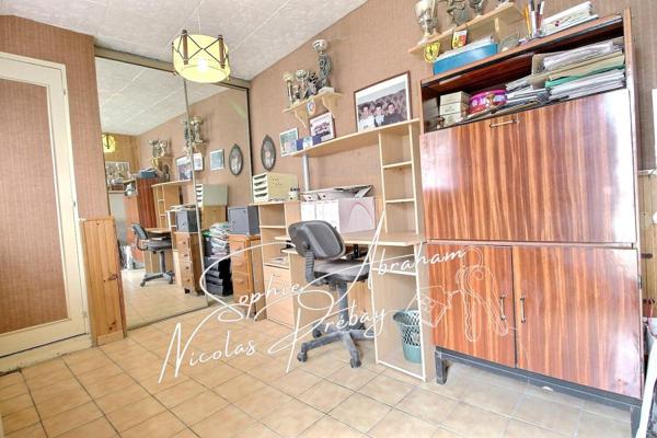 Maison de 5 pièces avec cour, jardin et dépendances