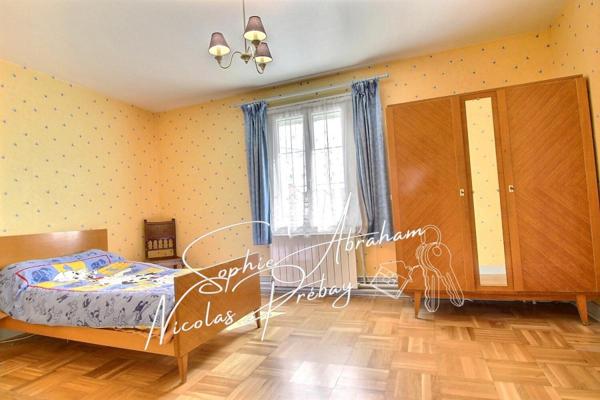 Maison de 5 pièces avec cour, jardin et dépendances