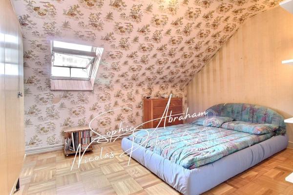 Maison de 5 pièces avec cour, jardin et dépendances