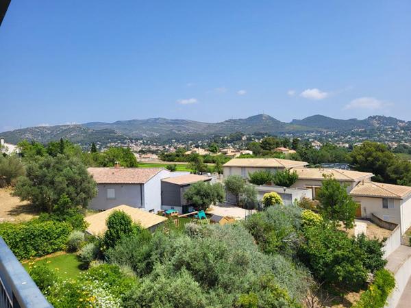 Appartement Plan De Cuques 3 pièce(s) 63 m2 DERNIER ETAGE