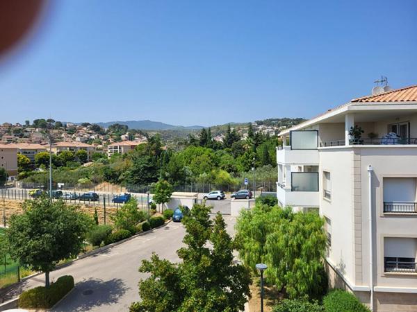 Appartement Plan De Cuques 3 pièce(s) 63 m2 DERNIER ETAGE