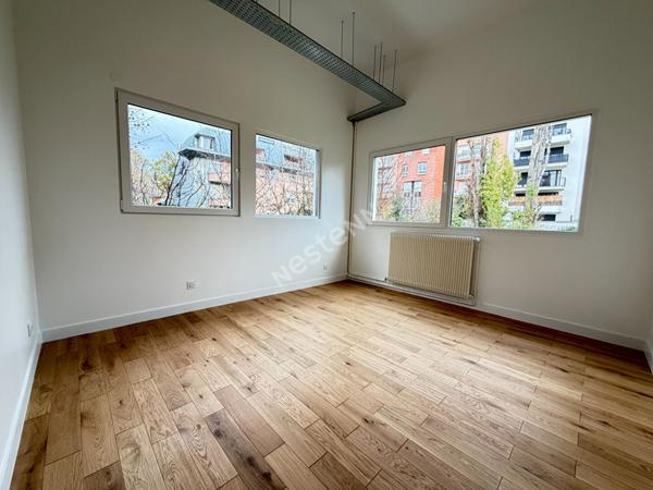 Suresnes limite Puteaux: APPARTEMENT/LOFT de 93m² 3 chambres