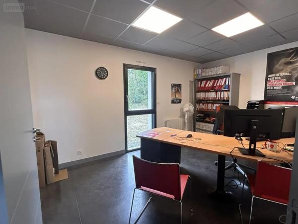 Location - Fonds et/ou murs commerciaux Guer 56380 3 pièces 65 m 2 1367 m 2