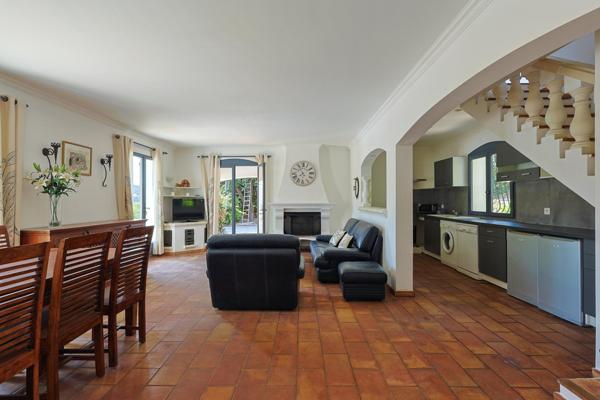 Villa proche mer aux Issambres avec extension