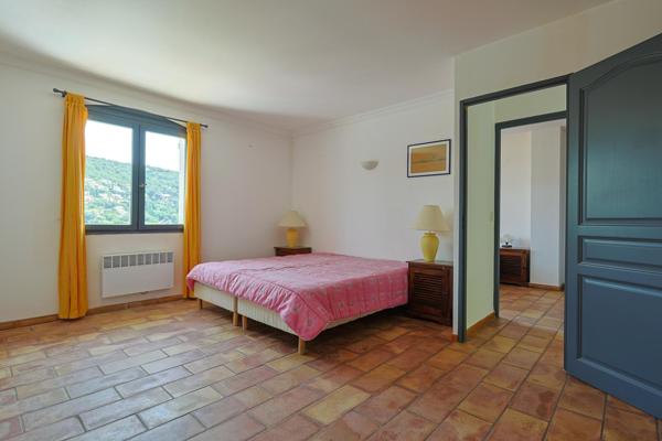 Villa proche mer aux Issambres avec extension