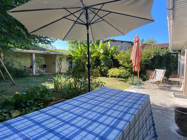 33150 CENON - Maison 201m² , 4 chambres avec garage, dépendance et jardin