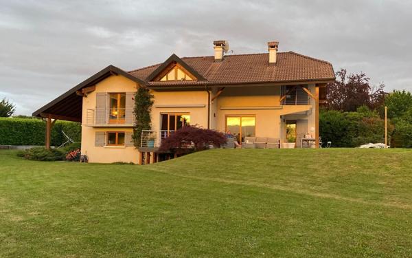 Maison à vendre    6 pièces • 246 m2 Messery