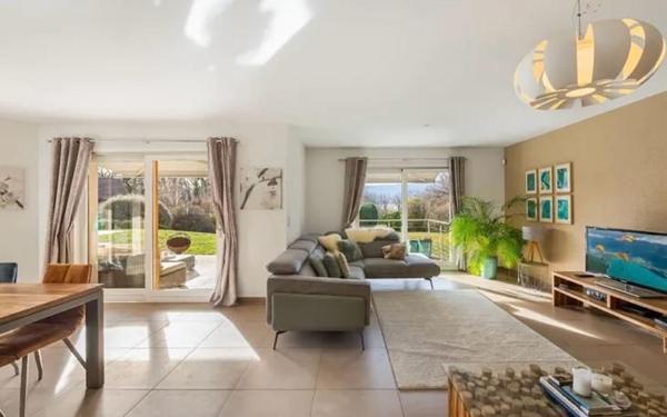 Maison à vendre    6 pièces • 246 m2 Messery