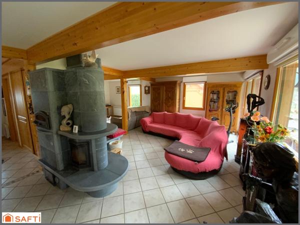Chalet d'exception avec grand terrain paysagé de 2000 M2 ,  proximité des pistes et de la nature, emplacement rare.