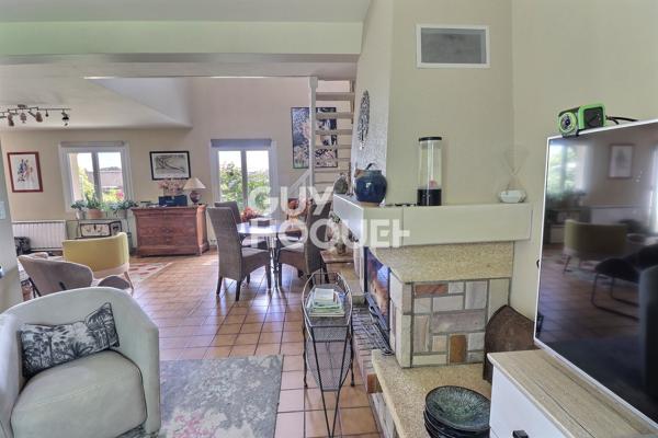 MAISON À VENDRE DE 5 PIÈCES DE 194,00 M²