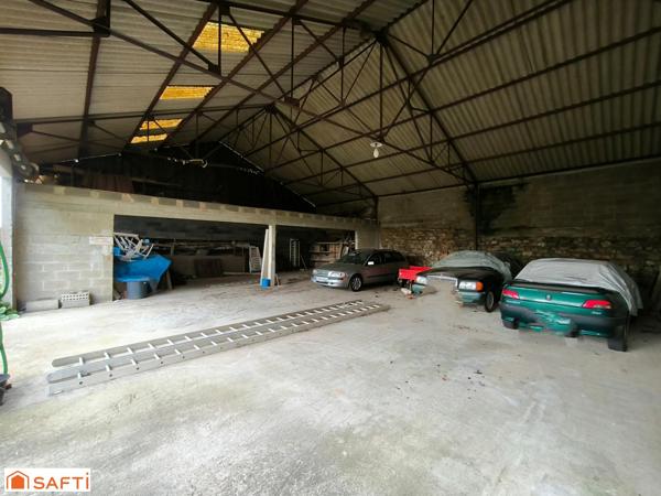 ANCIENNE ECOLE PLUS UN HANGAR DE 277M² PLUS DEPENDANCE
