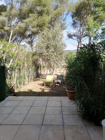 Appartement T1 de 28 m² à vendre à La Ciotat avec terrasse et jardin au calme