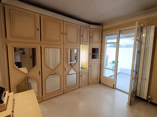 Six-fours les plages Maison T7 en R+1 d'environ 170 m² sur un terrain de 1100 m²