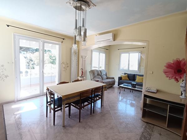 Six-fours les plages Maison T7 en R+1 d'environ 170 m² sur un terrain de 1100 m²