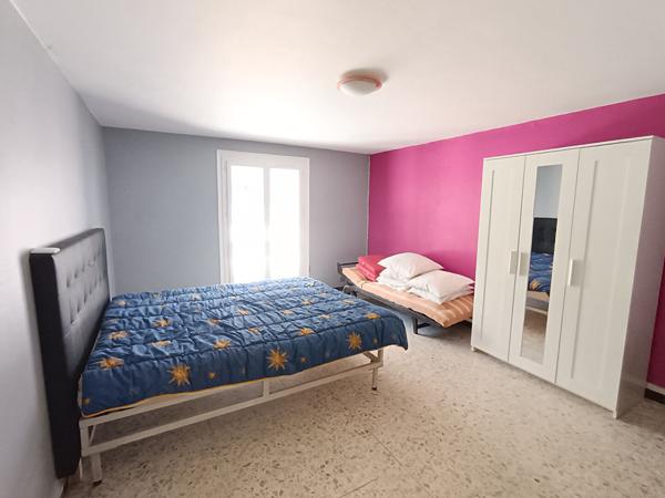 Six-fours les plages Maison T7 en R+1 d'environ 170 m² sur un terrain de 1100 m²