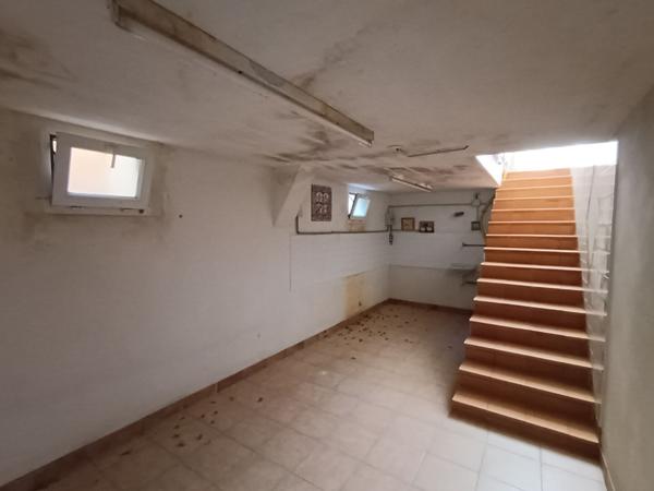 Six-fours les plages Maison T7 en R+1 d'environ 170 m² sur un terrain de 1100 m²