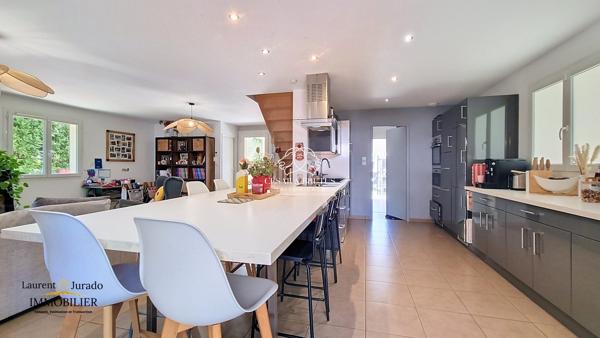 ARNAS – MAISON RÉCENTE 131 M² – 5 CHAMBRES – SUITE PARENTALE – CLIMATISATION REVERSIBLE