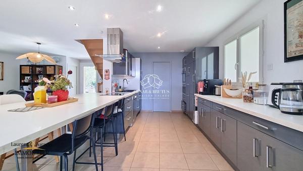 ARNAS – MAISON RÉCENTE 131 M² – 5 CHAMBRES – SUITE PARENTALE – CLIMATISATION REVERSIBLE