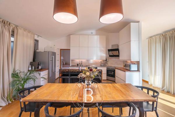 Veigy-Foncenex, Maison 6 Chambres -  238 m² à vendre