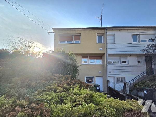 Maison de ville - Jardin et garage - TOUL.