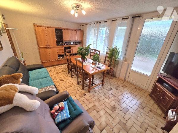 Maison de ville - Jardin et garage - TOUL.