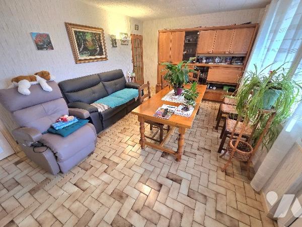 Maison de ville - Jardin et garage - TOUL.