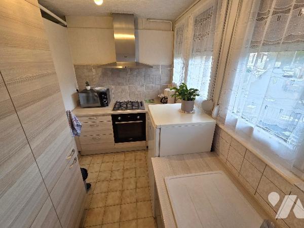 Maison de ville - Jardin et garage - TOUL.