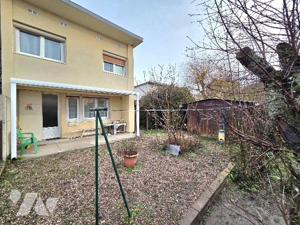 Maison de ville - Jardin et garage - TOUL.