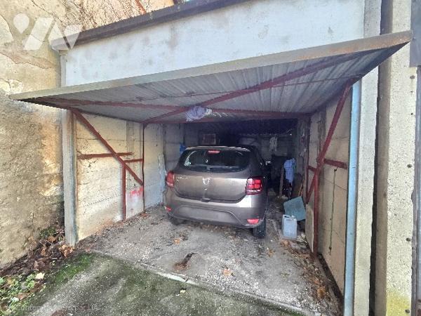 Maison de ville - Jardin et garage - TOUL.