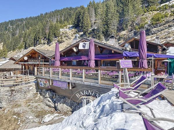 Montriond, Local et fonds de commerce  95 m² à vendre