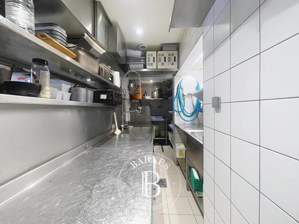 Montriond, Local et fonds de commerce  95 m² à vendre