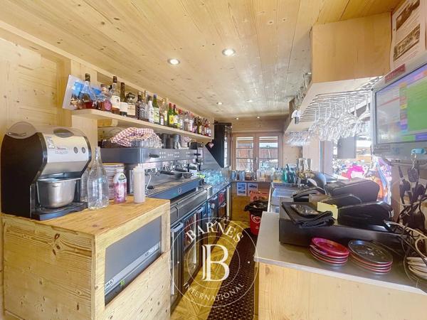 Montriond, Local et fonds de commerce  95 m² à vendre