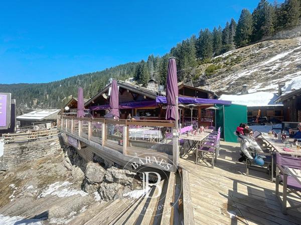 Montriond, Local et fonds de commerce  95 m² à vendre