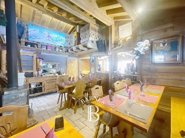 Montriond, Local et fonds de commerce  95 m² à vendre