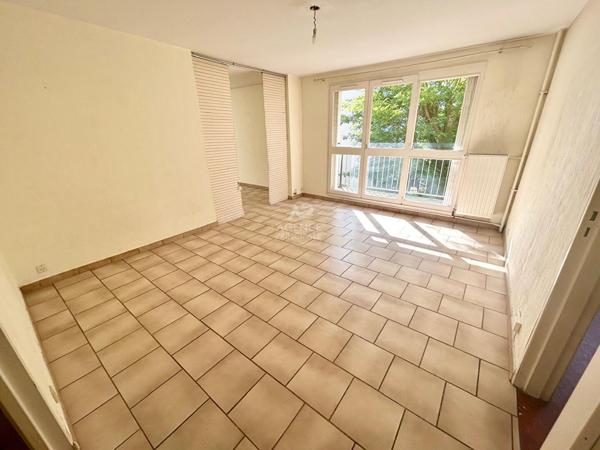 appartement 4 pièces 82m² verneuil sur seine €199 900 ** - Référence 996